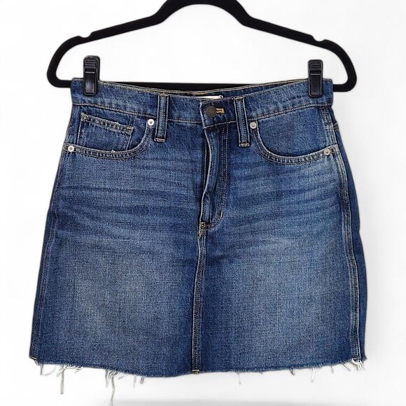 NWT Madewell Women's Denim Skirt Size 26 High Rise Raw Hem Blue Mini Classic Fit - Picture 2 of 10